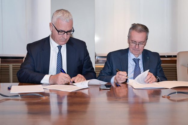 Cuzzilla_Marchesini_firma-CCNL-industria